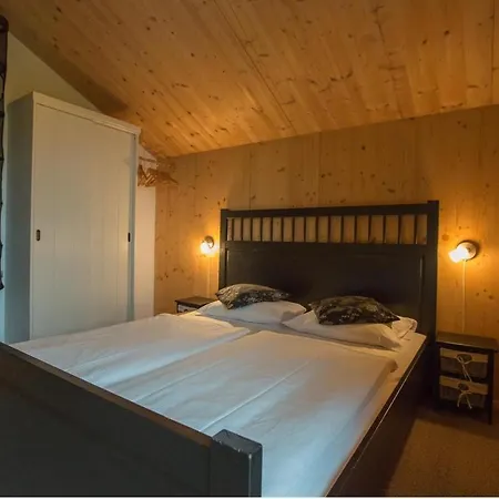 Holiday Homes In 384 Semesterbostad *